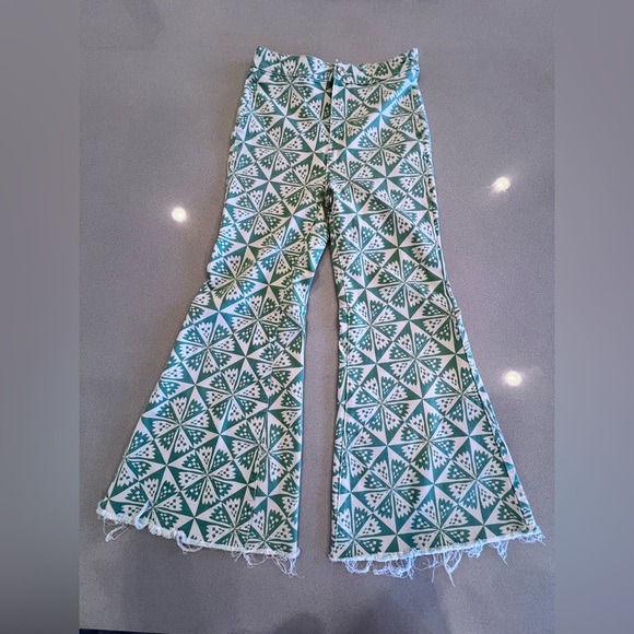 We The Free Youthquake Printed Stretch Crop Flare Fringe Hem Jeans Sz 27 - Picture 2 of 13